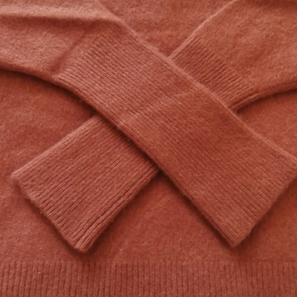Aritzia Wilfred Luxe Cashmere (100% Cashmere) Crpyie Sweater - Picture 8 of 9